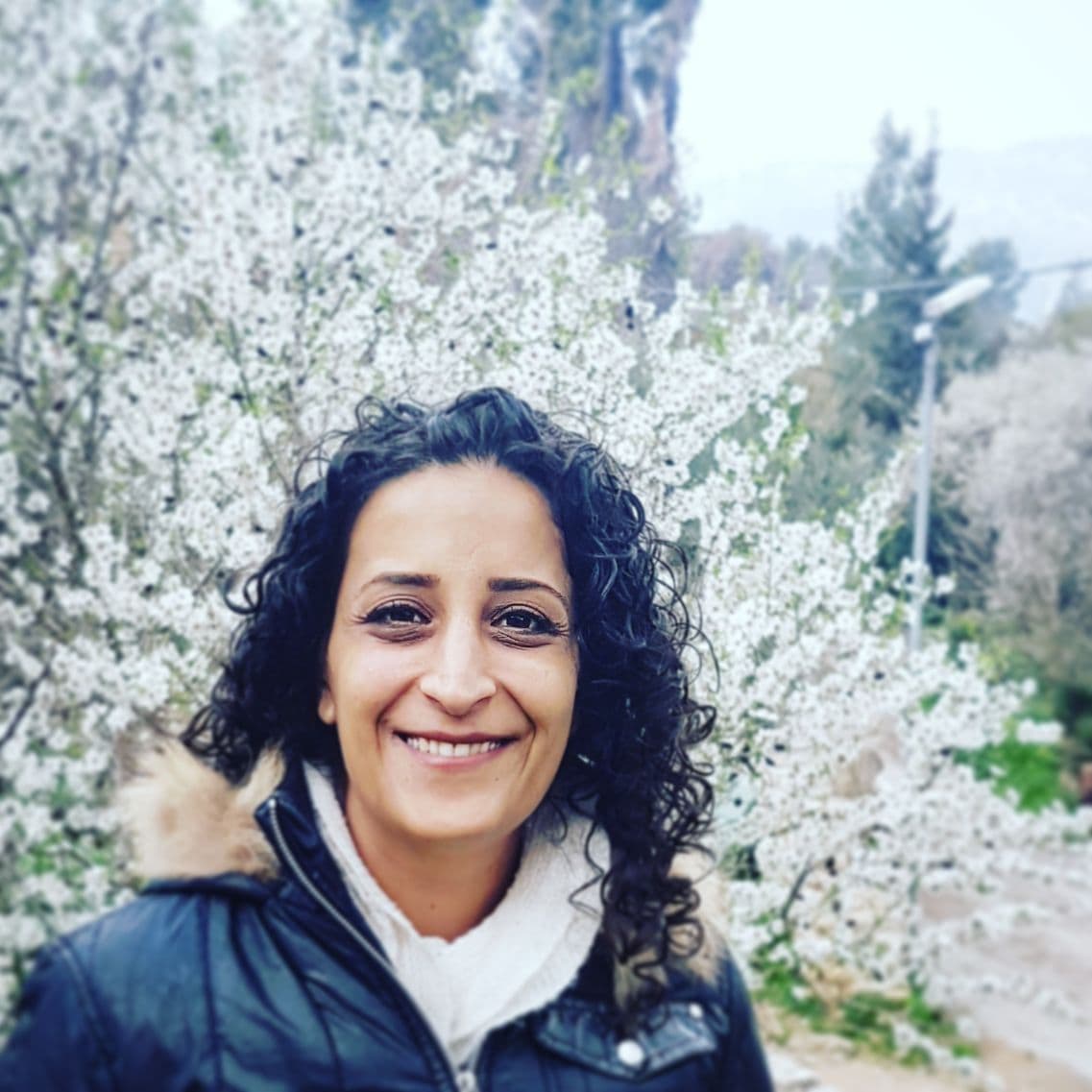 אורית ידעי, מטפלת במרכז להפצת אור